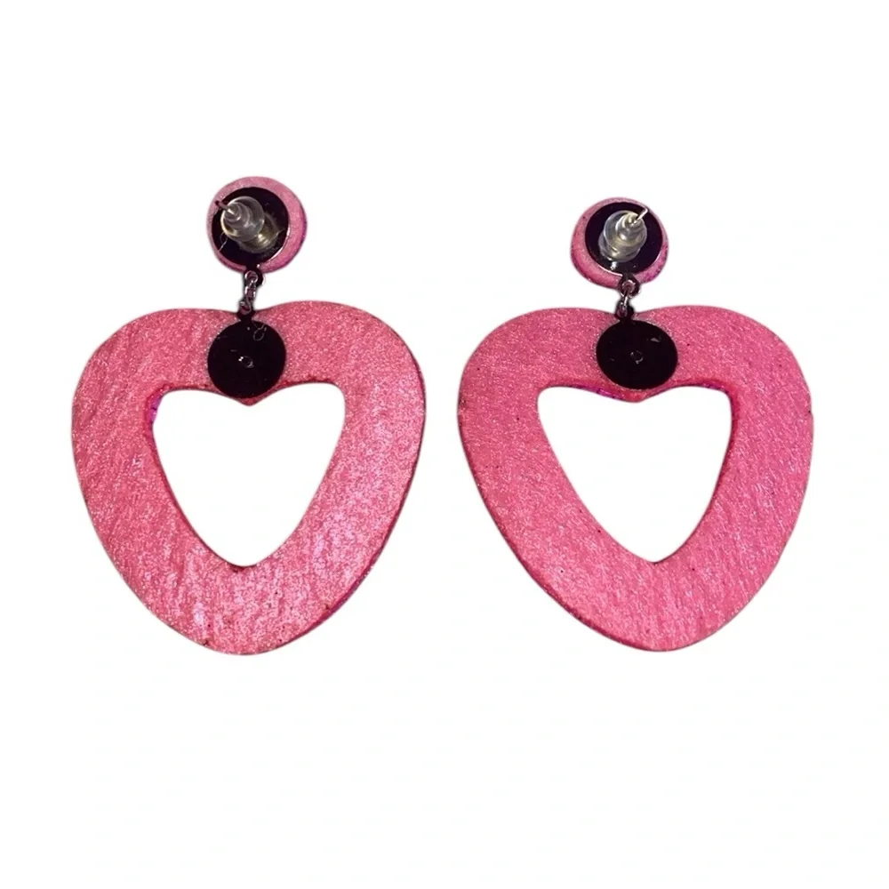 NWOT Pink Heart Beaded Earrings